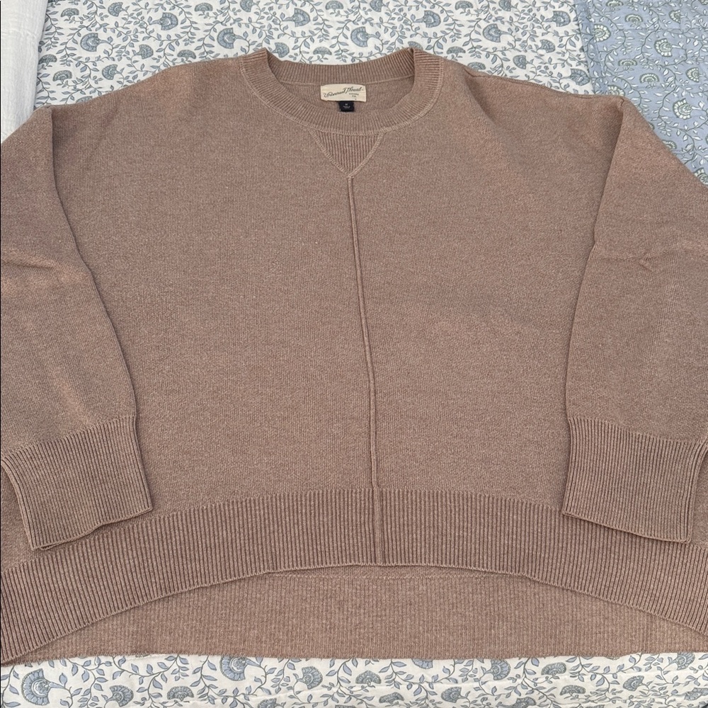 Universal Thread Women's beige Crew Neck Sweater size: M - Picture 1 of 4